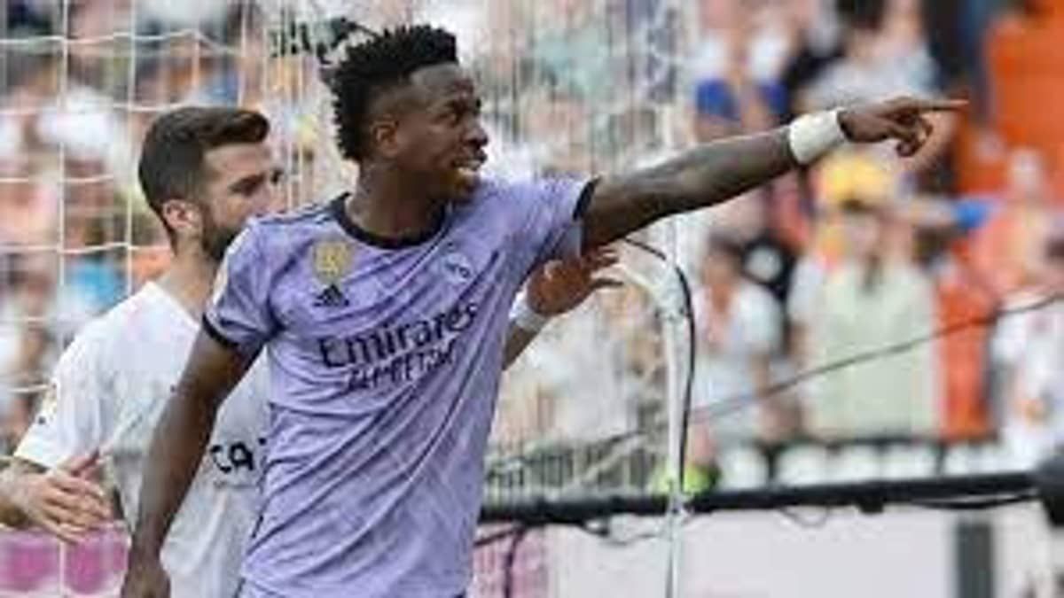 Racismo contra Vini Jr: Fifa vai notificar La Liga e cobrar protocolo por punições