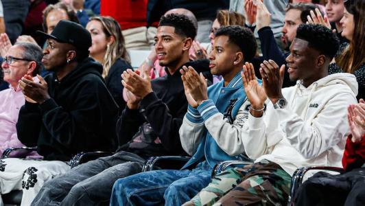 Vini Jr., Bellingham, Rodrygo e Tchouaméni no clássico pelo basquete