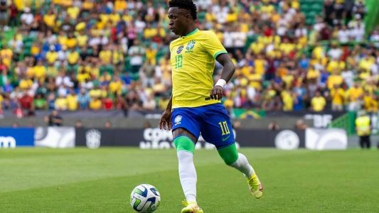 Vini Jr. durante jogo da Seleção Brasileira contra Senegal, em Lisboa