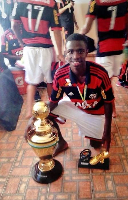 Flamengo homenageia Vini Jr: 'A gente sabia que esse dia chegaria'