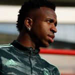 PSG estaria interessado em Vinícius Jr, diz jornal espanhol