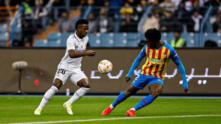 Vini Jr foi titular da equipe do Real Madrid, que venceu o Valencia na semifinal da Supercopa da Espanha