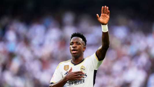 Vini Jr marcou gol em vitória do Real sobre o Osasuna