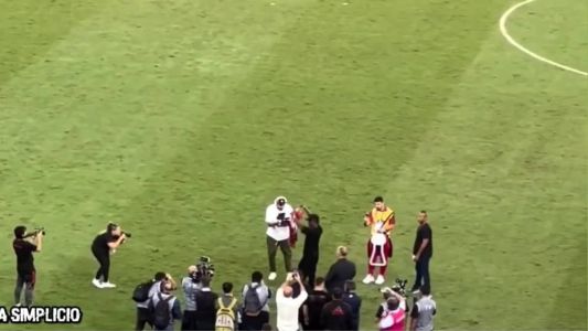 Vini Jr no gramado do Maracanã
