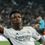 À CNN, Vini Jr revela conversa com Ronaldo e cita inspirações por Bola de Ouro