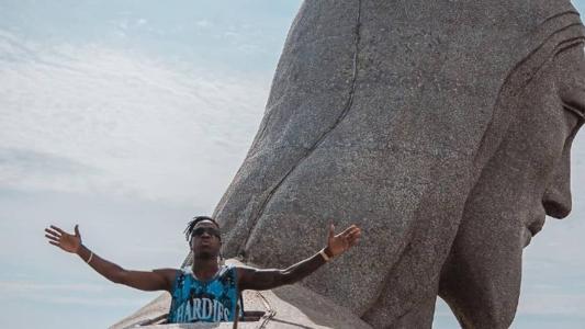 Vini visitou o Cristo e publicou registros nesta terça-feira (11)