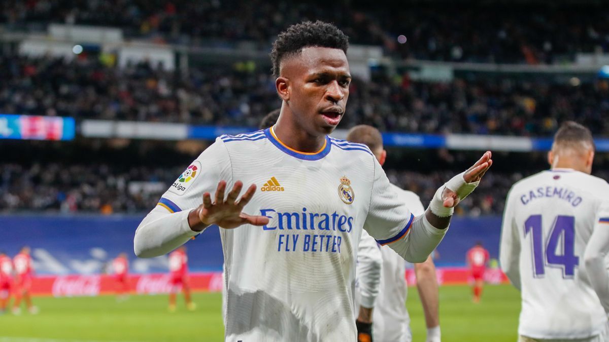 Jornal espanhol crava negociação entre Vinícius Júnior e Real Madrid para renovação