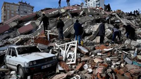 Violento terremoto de magnitude 7,8 abalou a área entre o sudeste da Turquia e o norte da Síria na manhã da última segunda-feira (6)