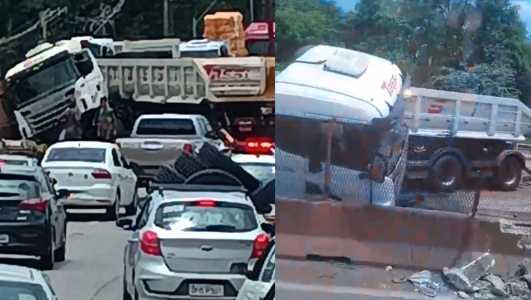 Foto mostra carreta virada na BR-381