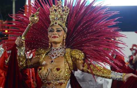 Segundo dia de desfiles das escolas de samba do Rio de Janeiro