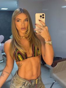 Virginia Fonseca posa de biquíni em Mangaratiba, no Rio de janeiro