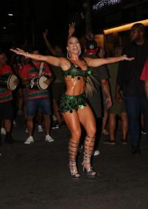 Virginia Fonseca durante ensaio da Grande Rio