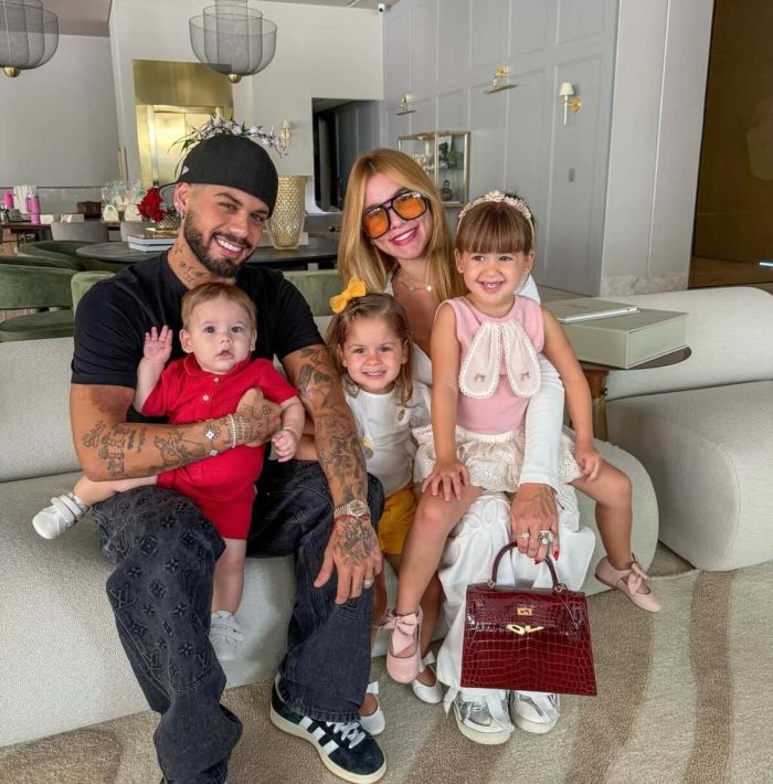 Zé Felipe, Virginia e os filhos