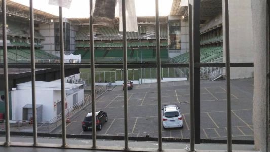 Visão da janela da vizinha do Independência, estádio do América