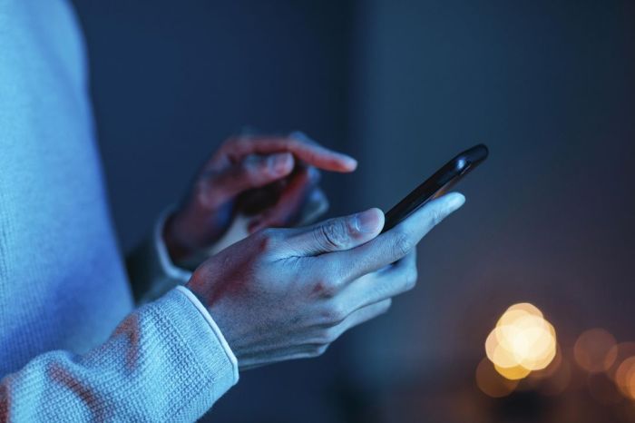Aplicativos espiões em celulares são uma ameaça grave à privacidade 