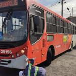 Fiscalização tira ônibus com problemas nos freios, suspensão e teto de circulação na Grande BH