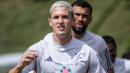 Vital durante treinamento do Cruzeiro na Toca da Raposa, em Belo Horizonte