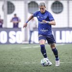 'Nunca joguei com tanta liberdade', diz Vital após vitória do Cruzeiro