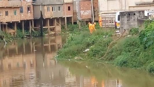 Vítima desapareceu após entrar em rio no interior de Minas