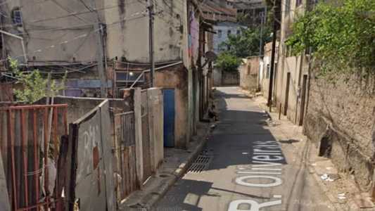 Vítima estava dentro de casa quando foi atacada
