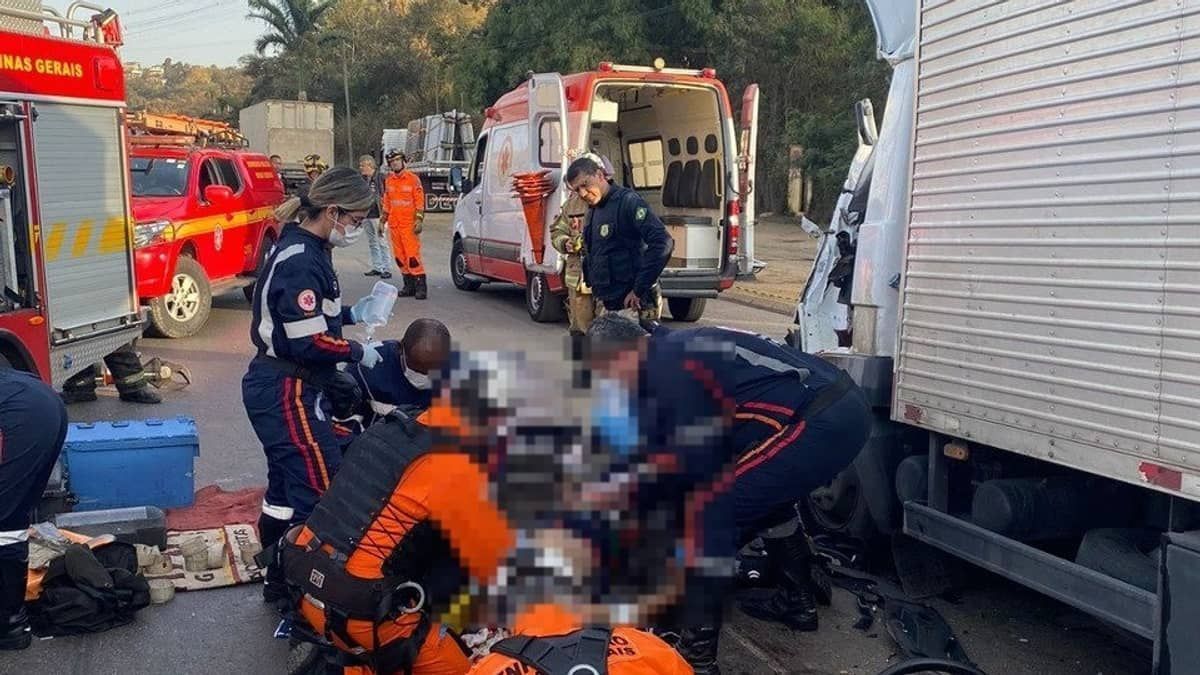 Motorista de caminhão tem perna amputada após grave acidente na BR-381
