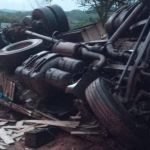 Caminhoneiro morre em acidente com ônibus em Patos de Minas  