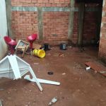 Mulher esfaqueia e mata companheiro após ele ameaçar bebê com garrafa quebrada
