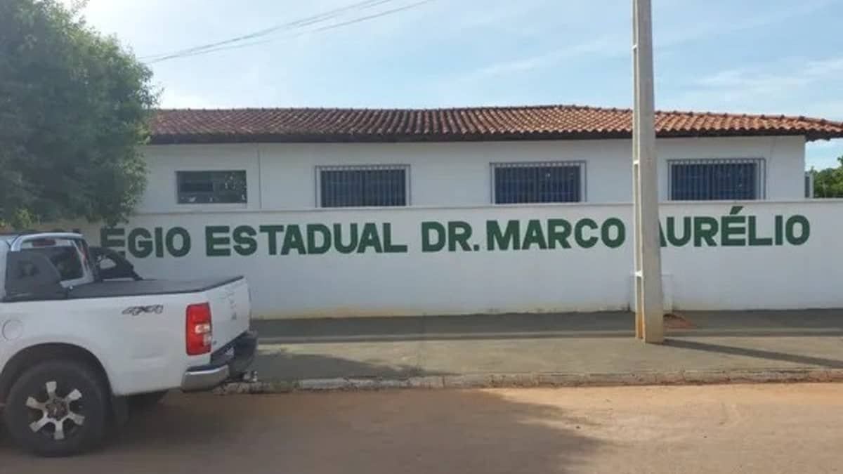 Adolescente esfaqueia duas alunas em escola de Goiás