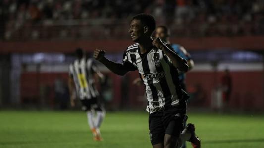 Vitinho marcou o gol da vitória do Atlético no segundo tempo
