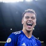 Meia do Cruzeiro comemora 1º gol na carreira e faz promessa muito inusitada