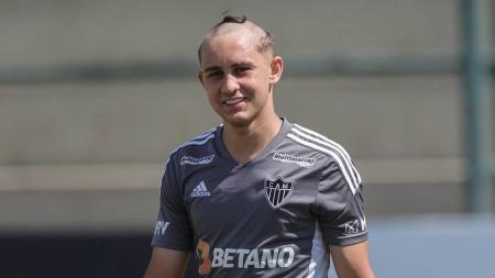 Vitinho passou por trote na Cidade do Galo nesta sexta-feira (5)