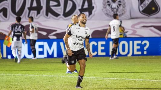 Vitor Gabriel fez os dois gols do Ceará
