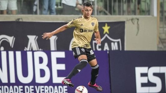 Vitor Gabriel jogou todo o segundo tempo na estreia como profissional no Atlético