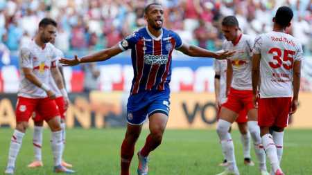 Vitor Hugo marcou o primeiro gol com a camisa do Bahia