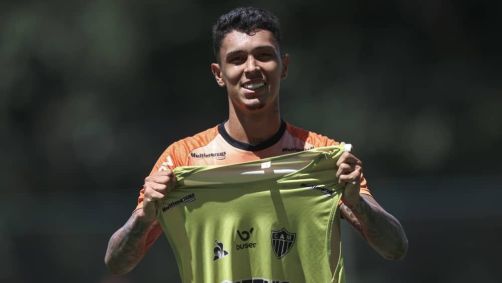Vitor Mendes foi acionado pela primeira vez pela equipe principal do Atlético em 2019