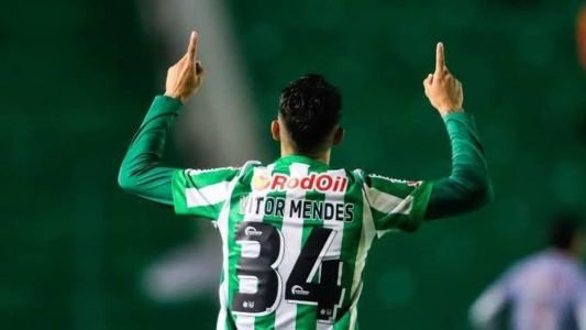 Vitor Mendes teve destaque com a camisa do Juventude