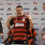 Flamengo: após polêmica com o Corinthians, Vítor Pereira é apresentado no Rio