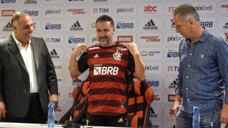 Vítor Pereira foi apresentado nesta terça-feira (3) pelo Flamengo