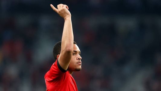 Vitor Roque brilhou e abriu o placar na Arena da Baixada