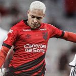 Vitor Roque fala sobre expectativas no Barcelona e espera 'seguir os passos' de ídolo