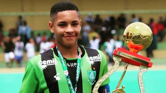 Vitor Roque deixou o América após a temporada 2018, quando jogava na categoria Sub-15
