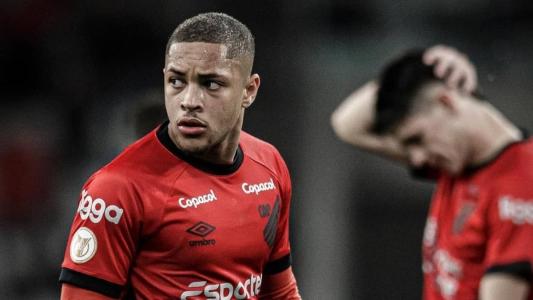 Vitor Roque deverá ir para o Barcelona em janeiro