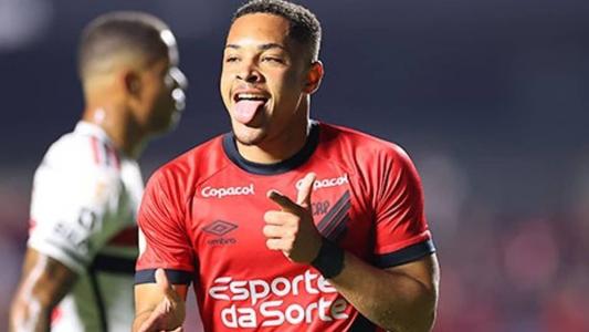 Vitor Roque é o artilheiro Sub-23 do Brasileirão