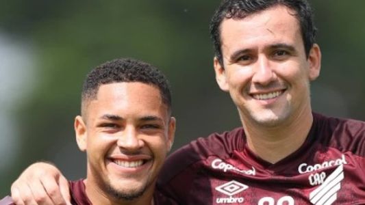 Vitor Roque e Pablo comandam o ataque do Athletico-PR no Brasileirão