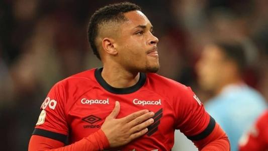 Vitor Roque, ex-Cruzeiro, é a principal estrela do Athletico-PR na temporada