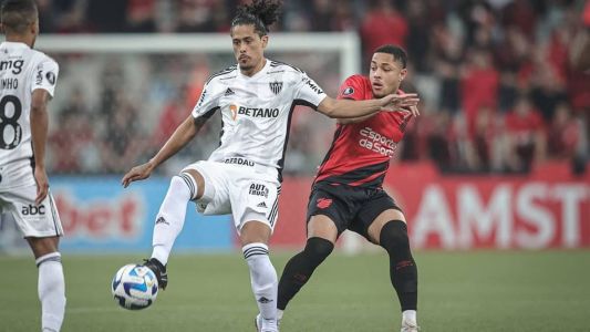 Vitor Roque fez o primeiro gol do Furacão nesta noite