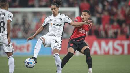 Vitor Roque fez o primeiro gol do Furacão nesta noite
