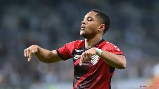 Vitor Roque foi tema da reunião entre Diniz e Ramon Menezes: atacante deve aparecer na lista olímpica