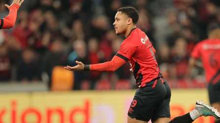 Vítor Roque foi um dos grandes nomes da vitória de virada do Athletico sobre o Botafogo