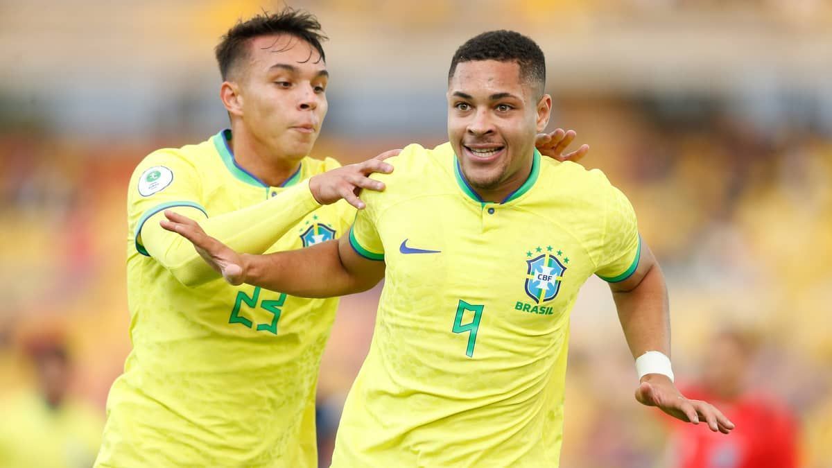 Brasil vence o Equador pelo hexagonal final do Sul-Americano Sub-20 com dois gols de Vítor Roque